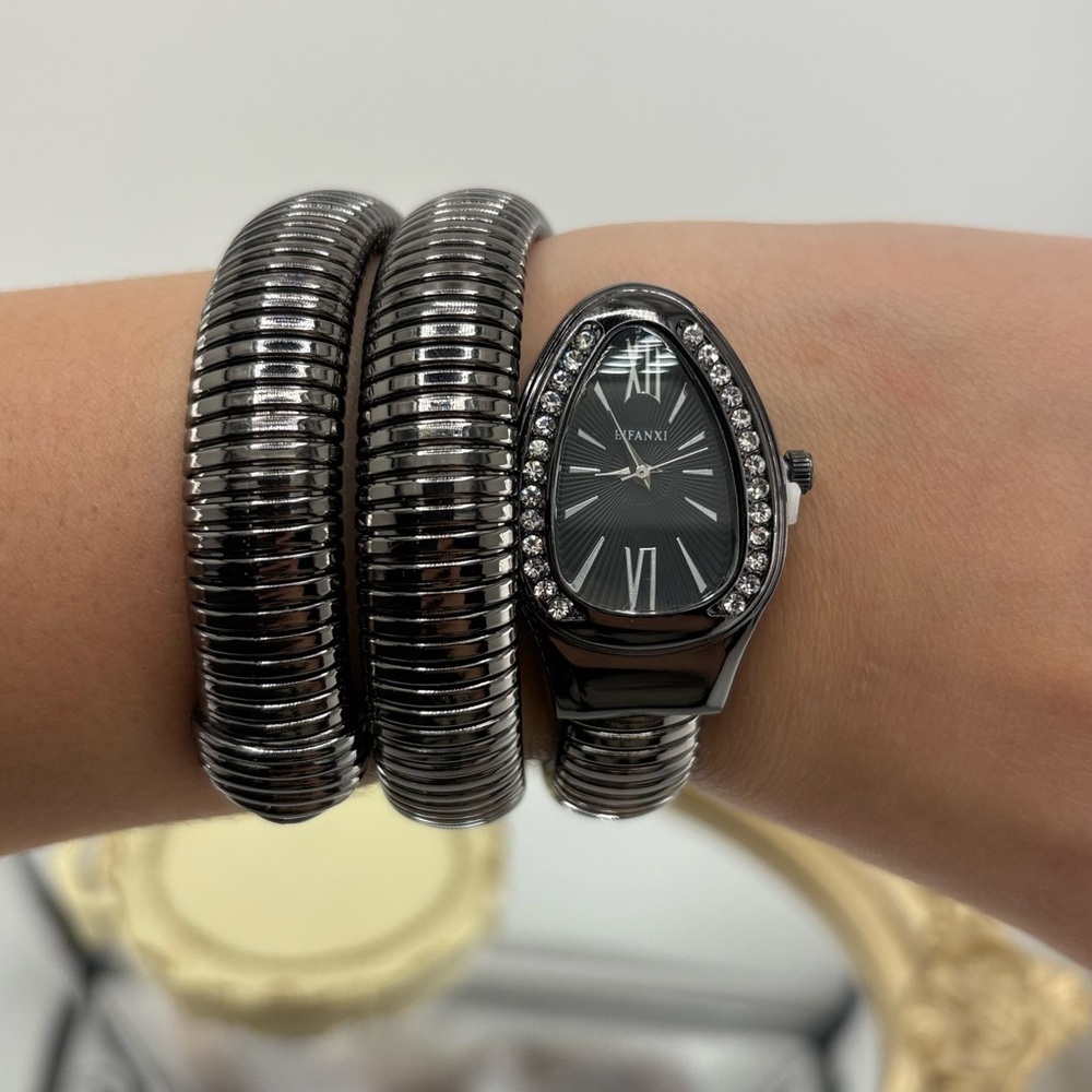 Full Black Serpenti Style Watch | Stainless Steel | Water Resistant - Picture 8 of 10